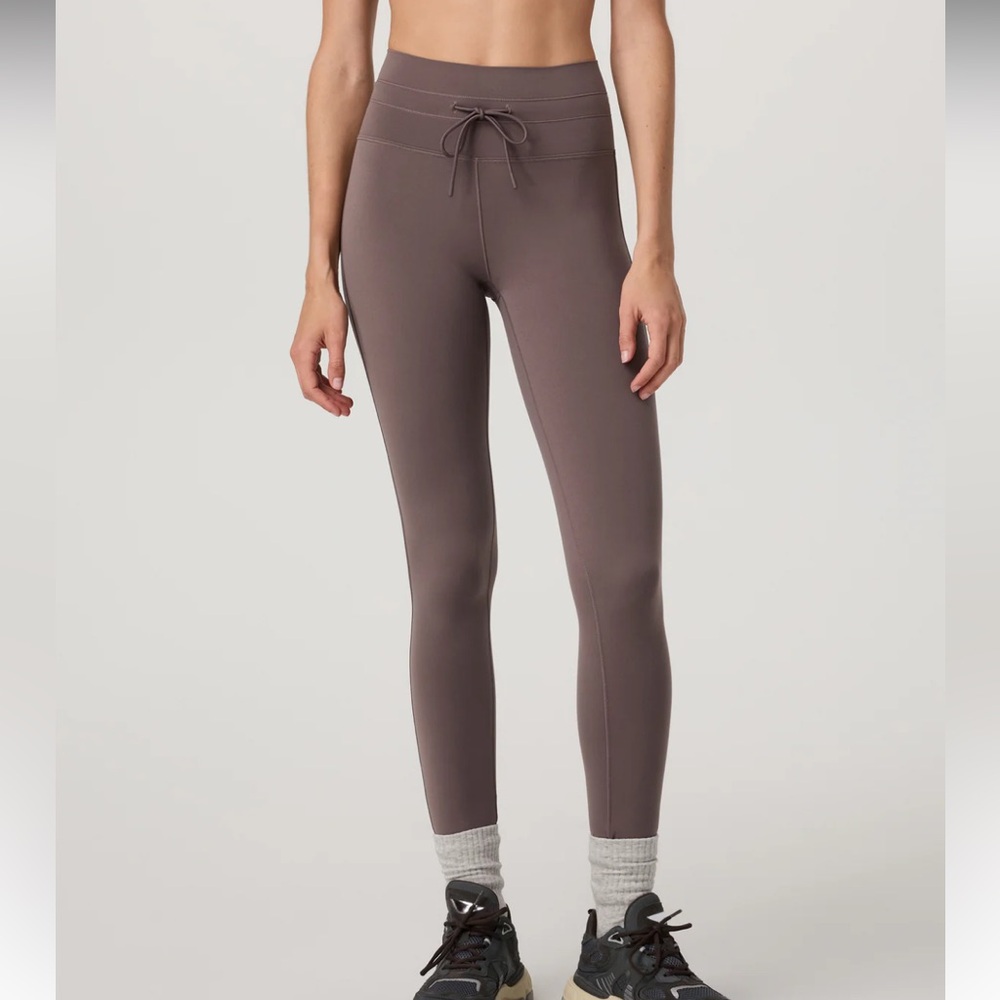 Vuori Women’s Huckleberry Purple Daily Legging Medium